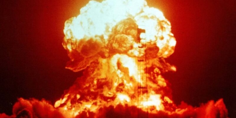 Останавливает время и пользуется этим. Что делать если время остановилось. Останавливает время и пользуется этим. Стихотворение про время. Комиксы про принятие.