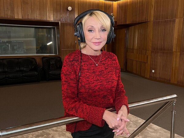 образы киркорова. настя ивлеева и николай басков. где сейчас киркоров после вечеринки ивлевой находится. киркоров наряды. басков целует бюст волочковой.