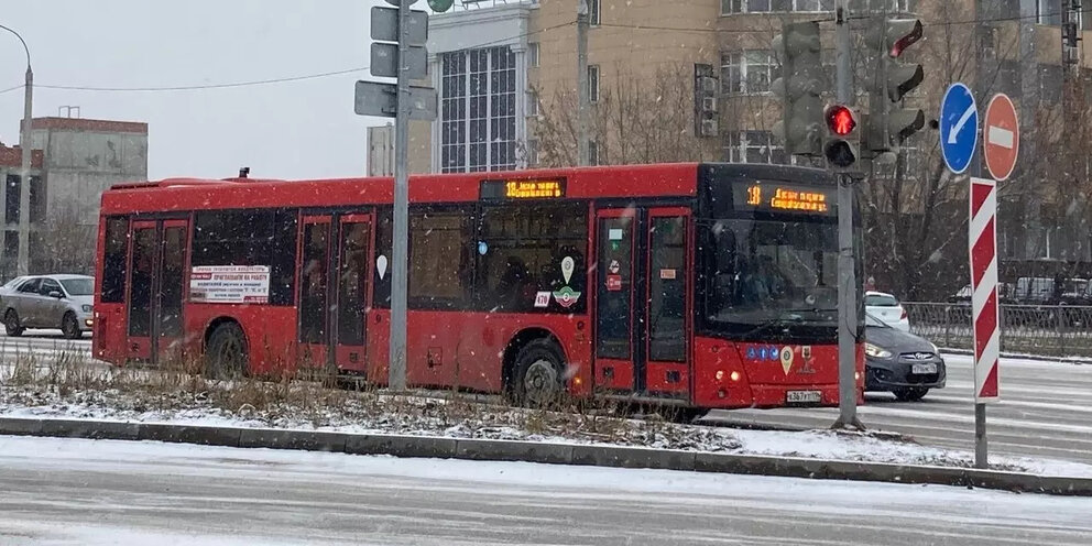 маршруты автобусов казань. Klq6118gs казань казань. общественный транспорт казани. красный автобус казань. на каком автобусе в казани можно.