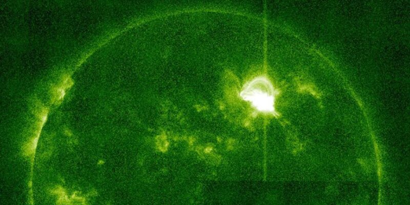 Новую сильнейшую за последние три месяца вспышку зафиксировали ученые на Солнце
