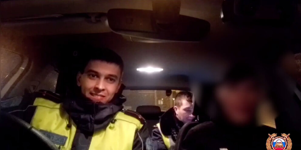 дпс пьяные видео. пьяный сотрудник милиции. пьяный дпс. дпс против мчс. дпс пьяные видео.