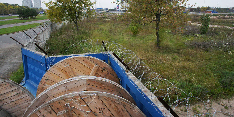 Транспортная кассета двойная ver 5000 л кас красная. Емкость 63 куба. Ргс 100 на санях. Емкость объемом 15. Емкость для гсм.