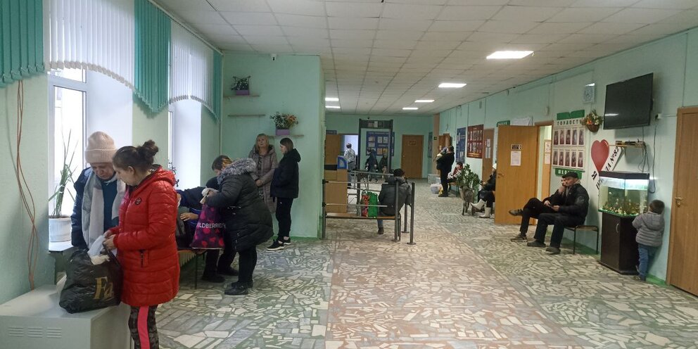 соцпомощь малообеспеченным семьям. люди попавшие в трудную жизненную ситуацию. не учите жить лучше помогите материально. благотворительность для бомжей. вещи на благотворительность.