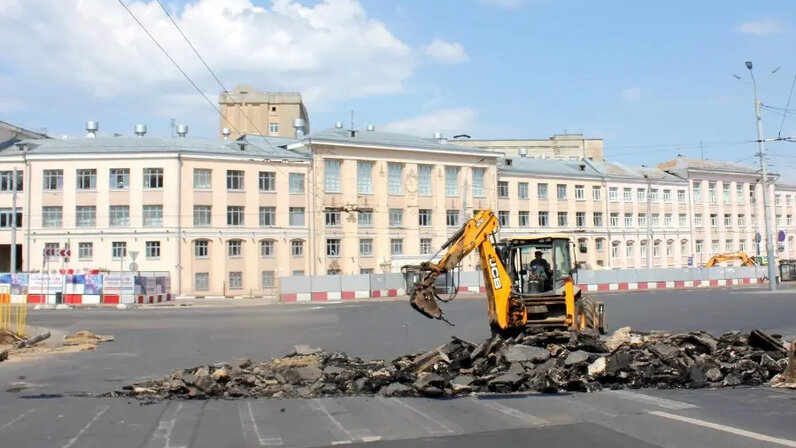 Long площадь свободы 2к5 7 фото Никитин объяснил перенос сроков открытия объездной дороги на площади Свободы: Но