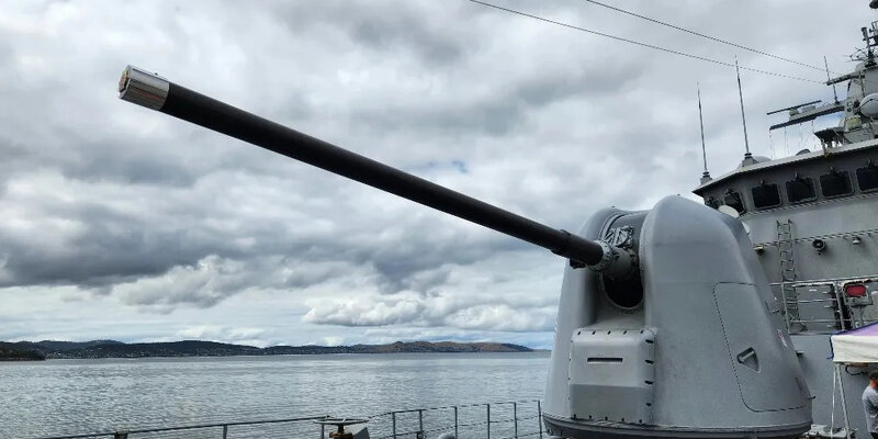 какой корабль подбили хуситы