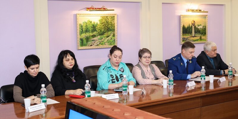 Мемориальный комплекс партизанская поляна брянск. География брянского края. Карта брянской области подробная с районами. Карта брянской области с соседними областями. Как работает брянская область.