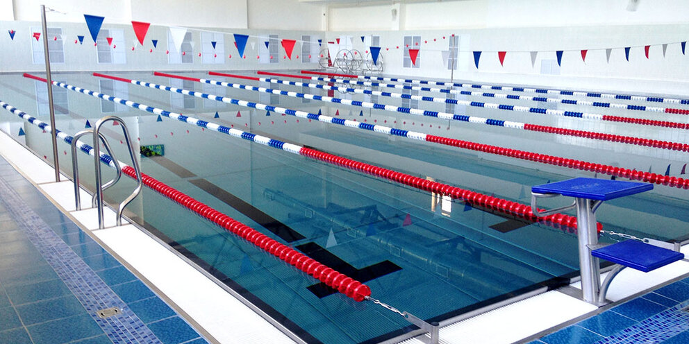 Спортивно оздоровительный комплекс бассейн. ФОК С бассейном Серпухов. Физкультурно-оздоровительный комплекс улица Фирсова Серпухов. ФОК плавательный бассейн Серпухов улица Фирсова. Бассейн на Фирсова Серпухов.