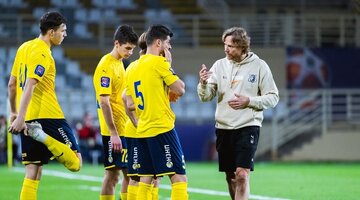 Футбол зимой. Анонс матча футбол. Топ самых красивых футболистов. Матч тура анонс. Зимний футбол.