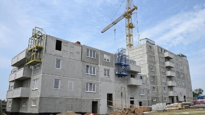 сталинские высотки красные ворота. мадрид, небоскреб «виндзор», 2005. твин тауэрс dubai. современная архитектура офисных зданий. зданий построенных в конце.