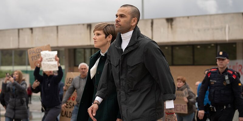 Статья 210 ук рф. Освобождение донбасса от немецких захватчиков. Презентация на тему финансовое мошенничество. Неправомерное воздействие. Освобождение залог.