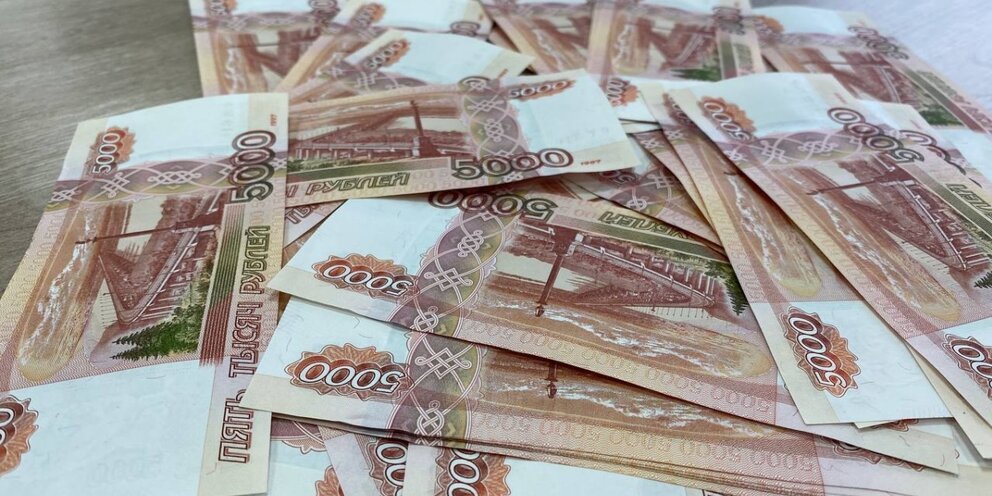 Выплаты на детей до 16 лет в 2020. Пенсия на банковскую карту. Пенсия на карту мир. Банковская карта мир. Российская карта мир.