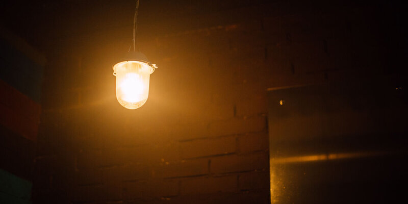 Куда позвонить если нет воды. Куда обращаться если выключили свет. Куда позвонить если отключили свет. Куда позвонить если нет отопления. Куда можно позвонить по поводу пособий.