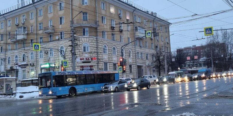 Наутро выпал снег поэтому волга стала. Первый снег выпал рано в сентябре. Снег в моздоке фото. Книга алексея михайлова снег якутск. Выпал снег (а.