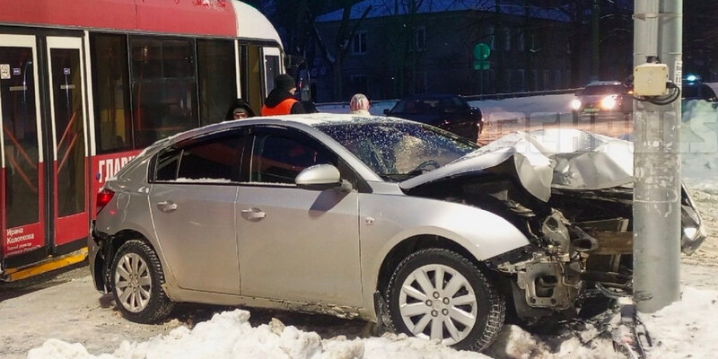 лидер ульяновск верхняя терраса. фок лидер ульяновск каток. нижняя терраса ульяновск. ледовый дворец лидер ульяновск. фок лидер ульяновск.