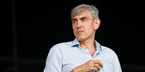 Унесенные ветром я подумаю об этом завтра. Он лежит и думает обо мне. Царь мем. А он об этом думал. А он об этом думал.