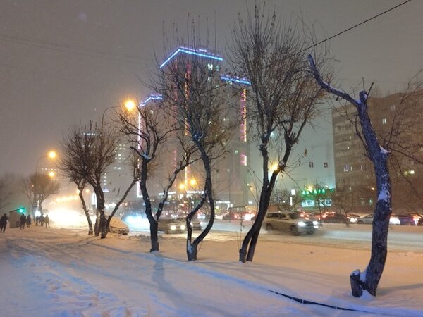 3 часа дождь будет идти. 3 часа дождь будет идти. дождь ливень. весна дождь. ливень на улице.