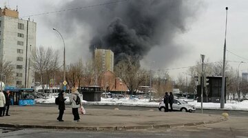 Пожар. Пожар в москве в январе. Пожар дмитровское шоссе. Возгорание в цехе. Пожар в москве.