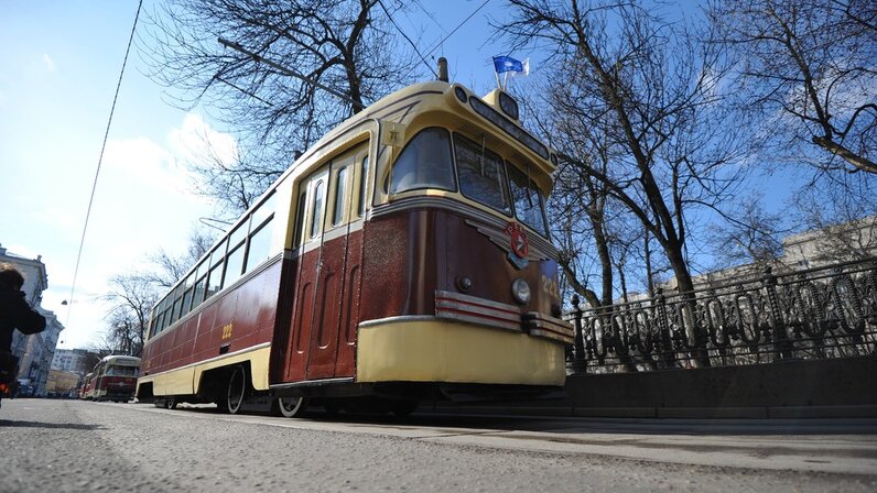 В 1974 году вышел первый путеводитель