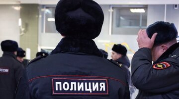 Полицейский за решеткой. Криминал екатеринбург. Уголовные дела екатеринбурга. Подсудимый в суде. Обыск дома.