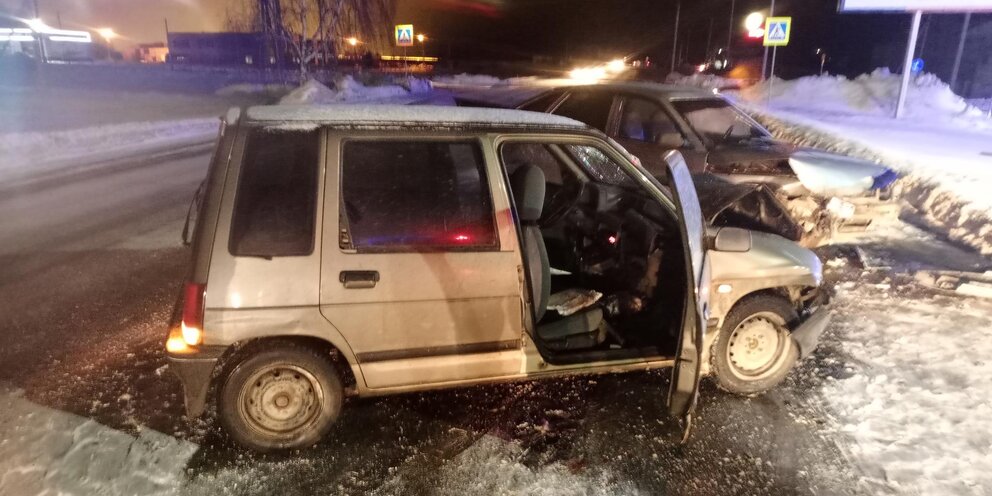 03. Авария 18. Новокузнецк. Аварии маркс бородаевка. Иномарка маркс.