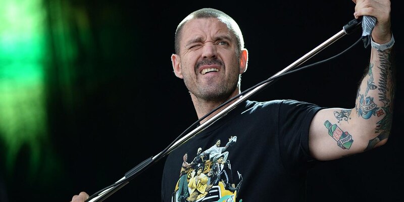 Вокзал песня. Дюмин шансон. Песня я еду на родной вокзал. Джарахов 2023. Песня вокзал слушать.