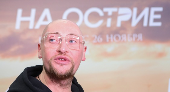 Шура рассказал, как пилот процитировал его песню при&nbsp;посадке самолета|