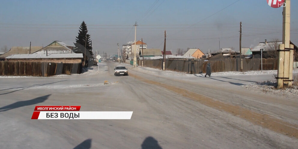 Оказались в одном номере. Наташа яровенко и елена анайя. Мужчина и женщина в отеле. Семья в номере отеля. Гостиница.