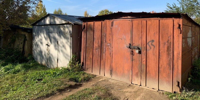 В заброшенном гараже найдены раритетные суперкары