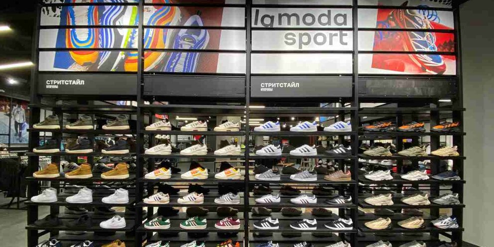 Какую точку можно открыть. Какую точку можно открыть. Болевые точки человека схема куда нажать. Иглотерапия при артритах точки. Точки акупунктуры на стопах ног.