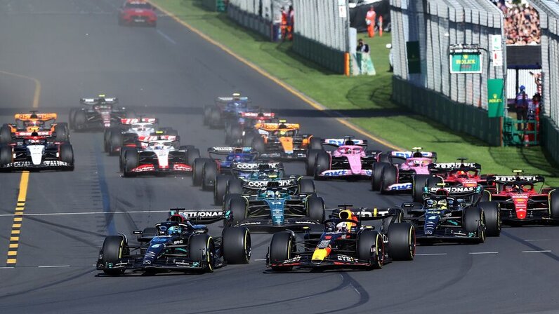 Том время гонки. Гонки всех времен. Том время гонки. Кнопочный игры нид фор спид. Говорящий том картинг.