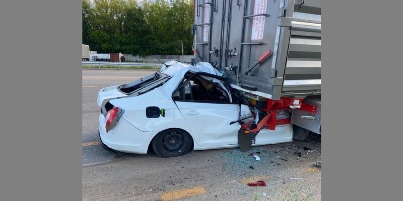 Два человека погибли в страшном ДТП с фурой под Воронежем | Дзен