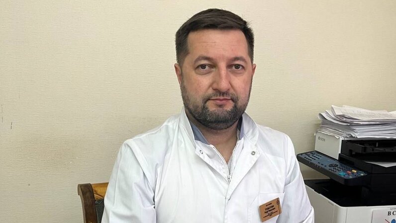 сколько врачей в больнице. сколько врачей в больнице. набор среднего медицинского персонала на донбасс. сколько врачей в россии. сколько зарабатывает врач.