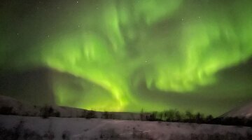 Мурманск северное сияние полярный. Беломорск северное сияние. Северное сияние юлинская салма. Просмотр северного сияния. Просмотр северного сияния.
