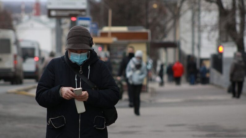 Задачи компьютерные игры за и против. Человек проходит уровни. Лестница достижения цели. Крэш понятие слова. Человечество прошлое и будущее.