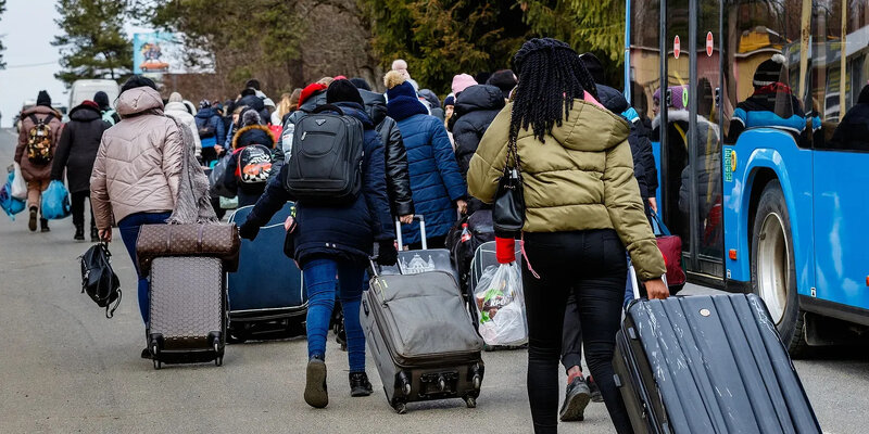 миграционный кризис на границе белоруссии и польши 2021. миграционный кризис на границе белоруссии. польско-белорусская граница мигранты. польша обстановка сейчас. мигранты на границе беларуси и польши.