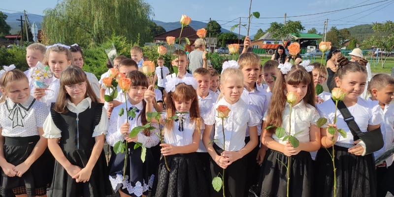 Песня 11 класса на линейке 1 сентября