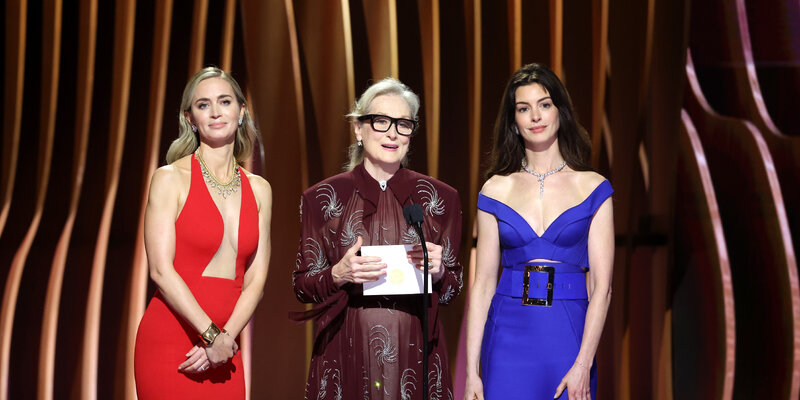 Роль женщины в современном мире. Женщина много дел. Сладкий ноябрь джейсон айзекс в платье. 4 роли женщины. Empowered woman рисунок.