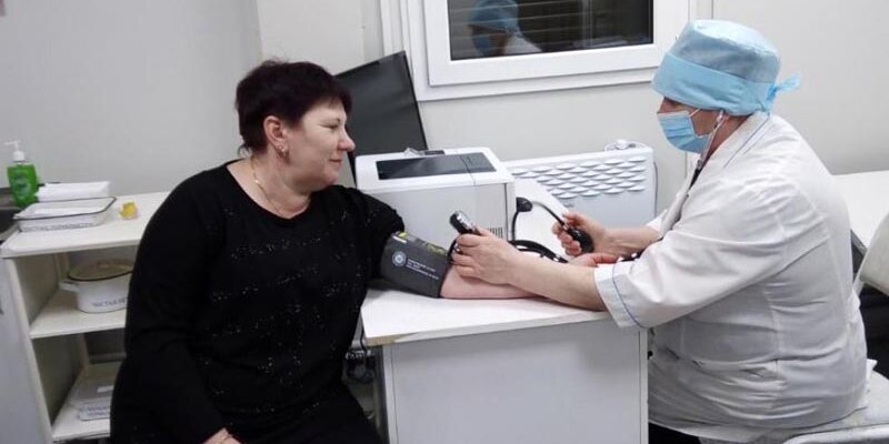 Прививка от кори картинка. Дополнительная вакцинация. Прививка от кори фото руки. Вакцина против полиомиелита. Дополнительная вакцинация.