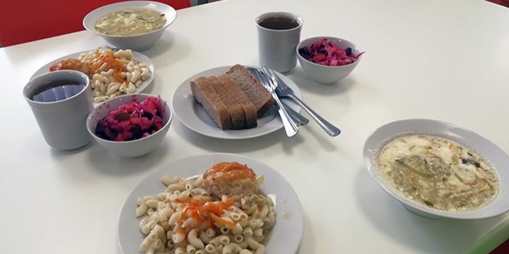 Гастрономический туризм камчатка. Камчатский краб дальнего востока. Завтрак на камчатке. Деликатесы из морепродуктов. Камчатка питание.