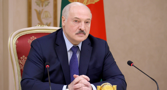 Лукашенко 2021. Лукашенко о вторжении в курск. Лукашенко о вторжении в курск. Лукашенко свежие фото. Картинка лукашенко отдает честь.