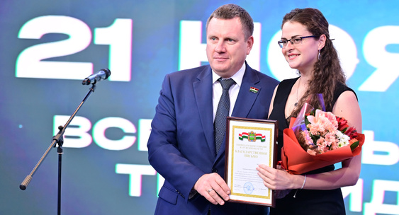 ЮРИЙ МОИСЕЕВ ПОЗДРАВИЛ СОТРУДНИКОВ ТЕЛЕКОМПАНИИ "НИКА" - Лента новостей Калуги