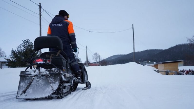 Почтальон доставил в село