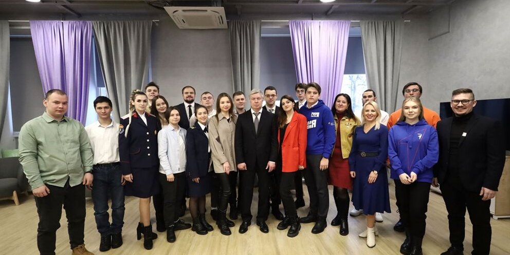 учитель года 2022 лого. учитель года волгоград 2021. учитель года череповецкий район. логотип конкурса учитель года. девиз учителя на конкурс учитель года.