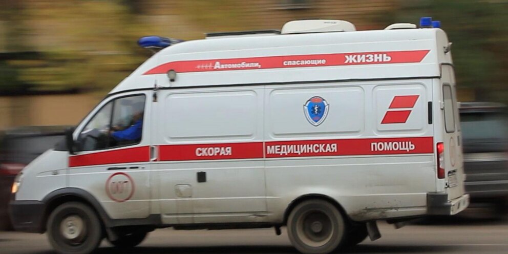 Как с кровью у женщины причины