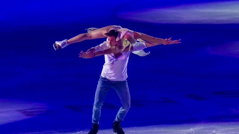 илья кулик фигурное катание олимпиада. этери тутберидзе 2010. александр гришин фигурист. евгений плющенко тренер. андрей журанков комментатор.