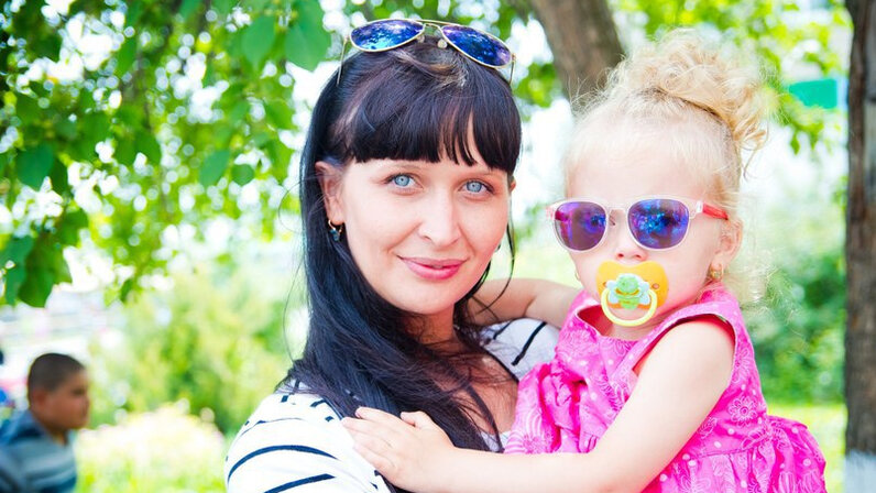 продавец магазина подружка. подружка магазин косметики. подружка первоуральск. сеть магазинов подружка. магазин подружка фото.