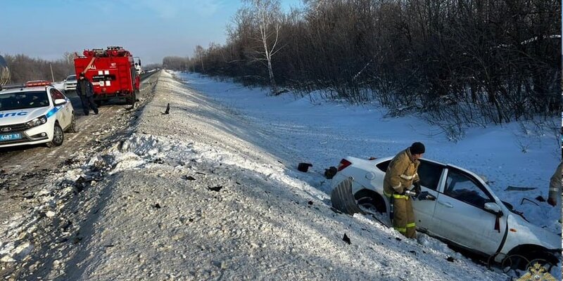 красотка из самары. стоящая девушка в самаре. ксения яшкина самара. девушка. стоят девчонки.
