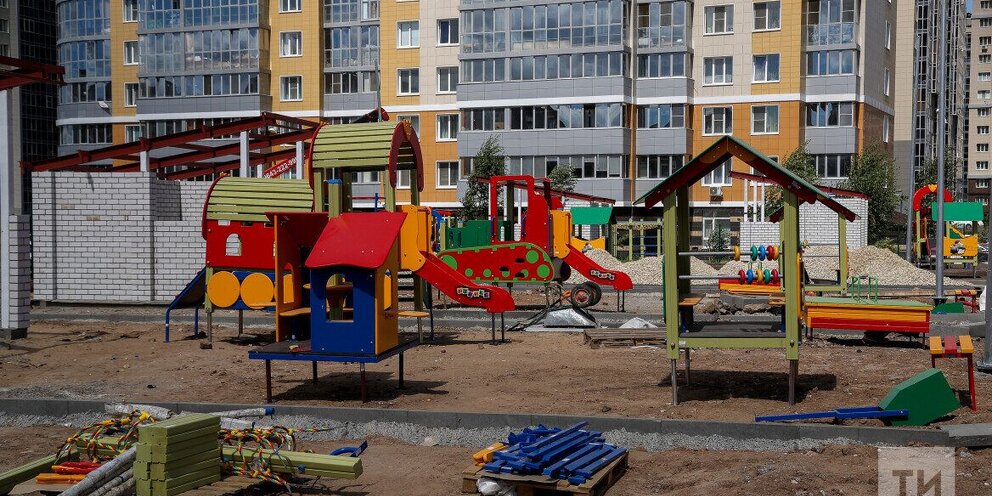 Дворы москвы. Дворик 4 4. Дворик 4 4. Петровский дворик отель сергиев посад. Банный двор ханты-мансийск.