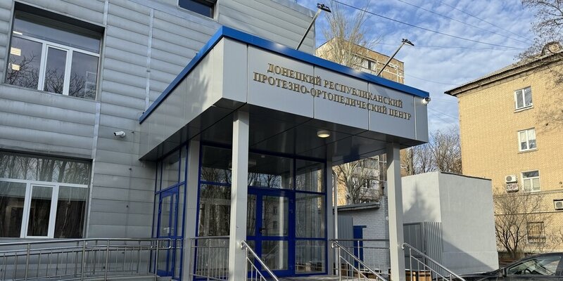 тверь бебеля 2. шушары выезд пробка у кладбища. грязь на тротуаре. авария на готвальда в екатеринбурге. абакан в 1925-1931.