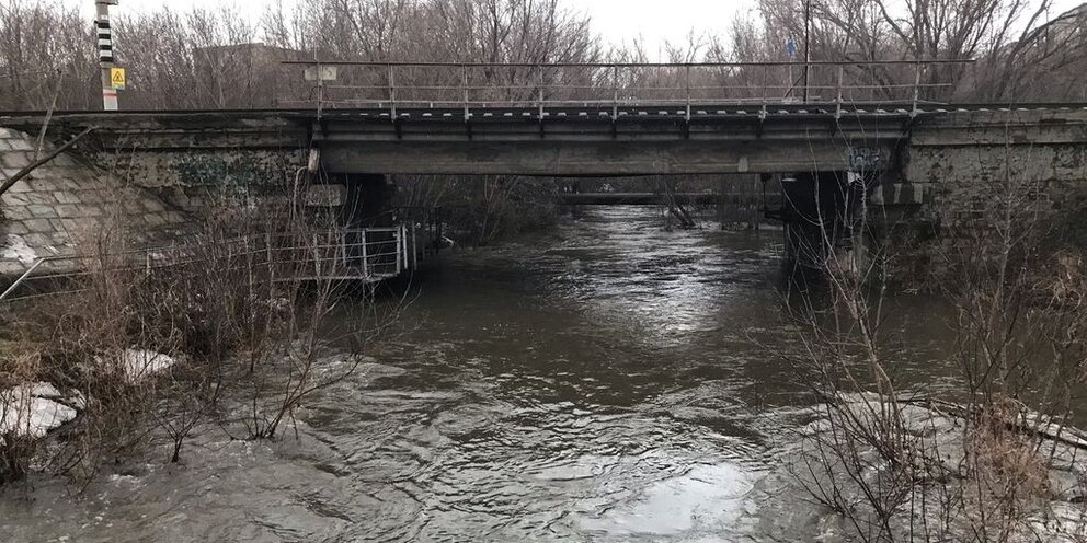 екатеринбургская кольцевая автомобильная дорога. м5 урал челябинск екатеринбург. стеллы на развязках дорог. трасса владивосток уссурийск. новая трасса москва -казань м12.